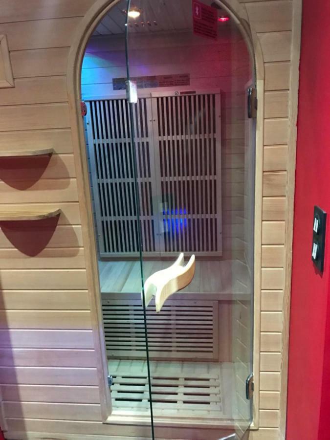 Le Love Spa Lyon Eksteriør billede